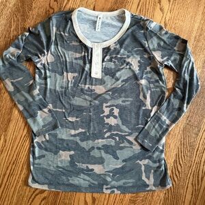Vanilla Bay camo, long sleeve top, size M